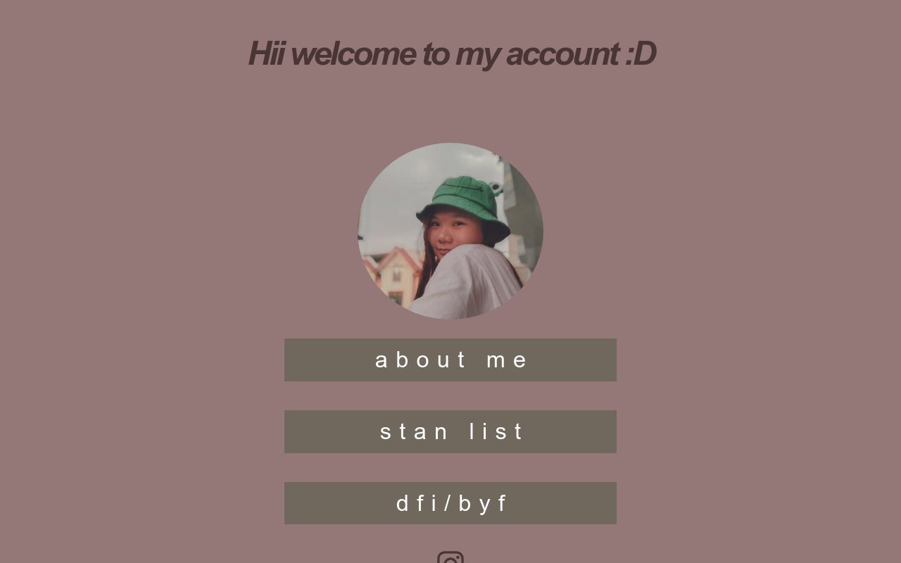 Carrd profile picture for @hilary